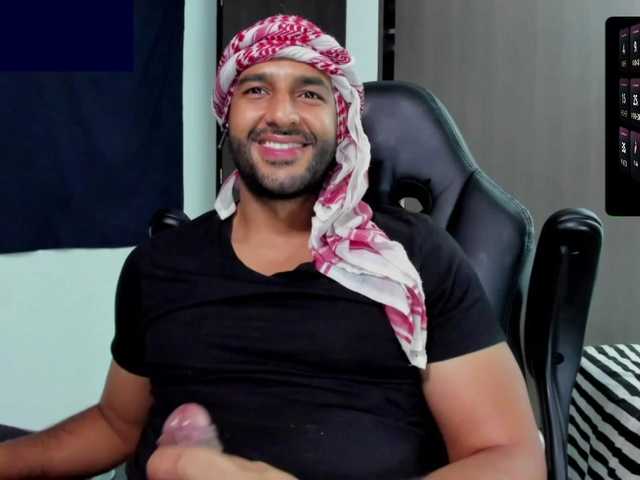 Handsoman11 live webcam show
