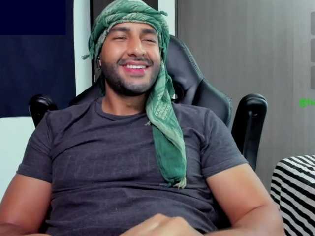 Handsoman11 live cam