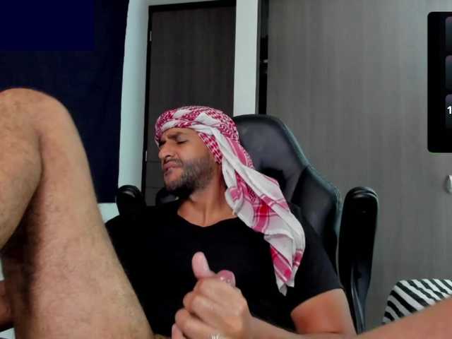 Handsoman11 live webcam show