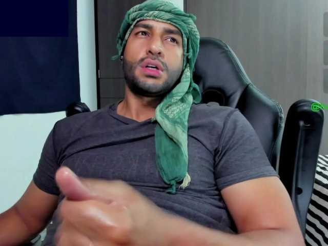 Handsoman11 live cam