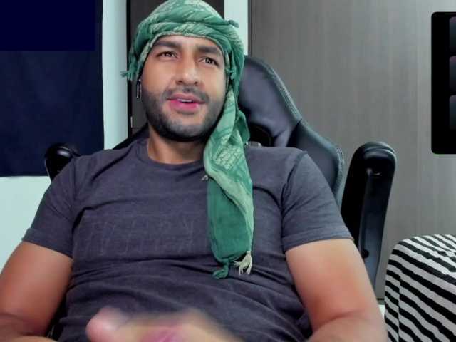 Handsoman11 live webcam show
