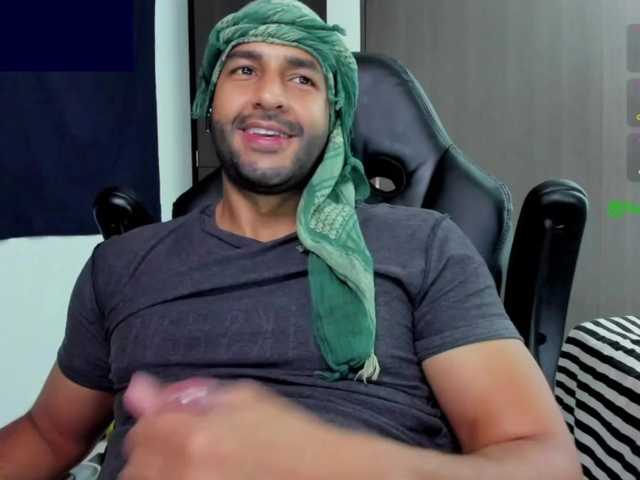 Handsoman11 live cam