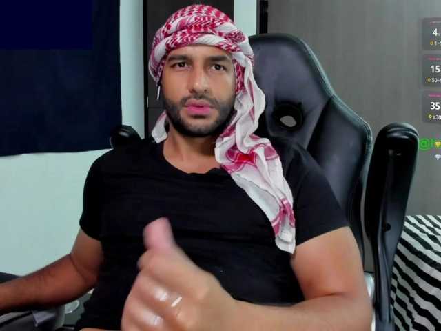 Handsoman11 live cam