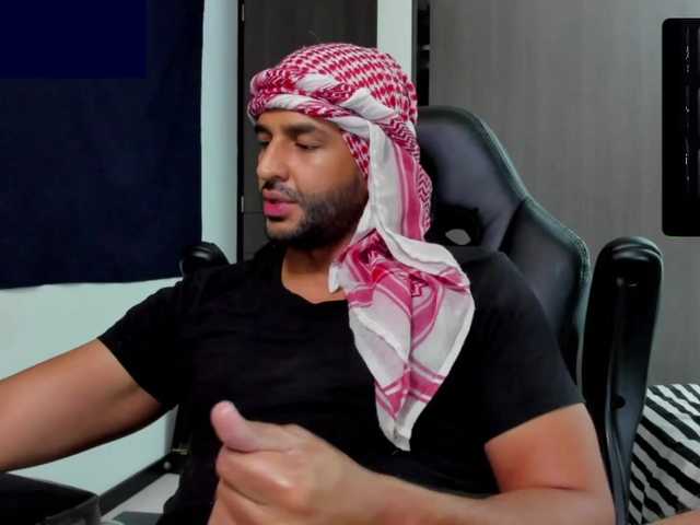 Handsoman11 live webcam show