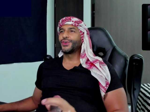Handsoman11 live webcam show