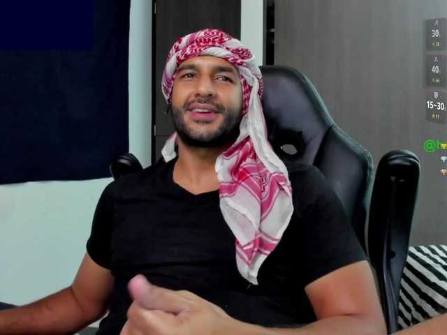Handsoman11 live cam