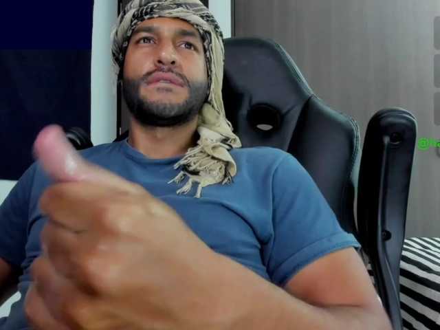 Handsoman11 live cam preview