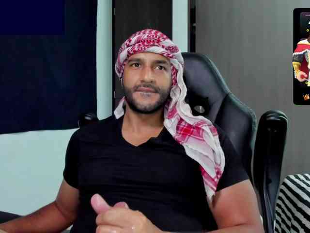 Handsoman11 Live Webcam on BongaCams
