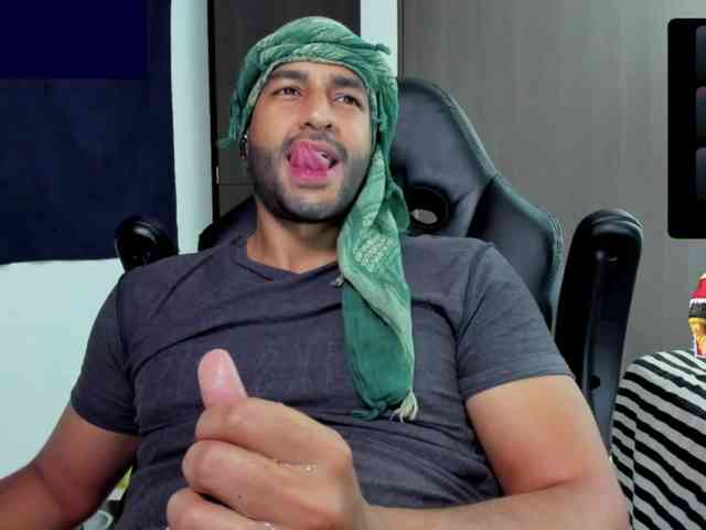 Handsoman11 Live Webcam on BongaCams