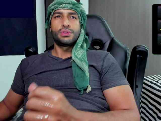 Handsoman11 Sex Cam Show