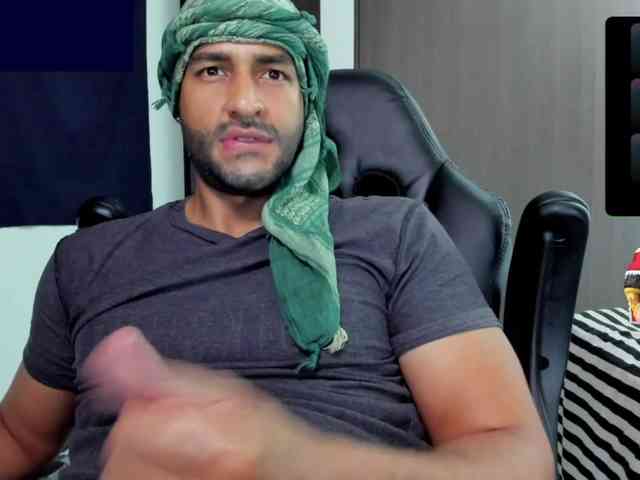 Handsoman11 Live Webcam on BongaCams