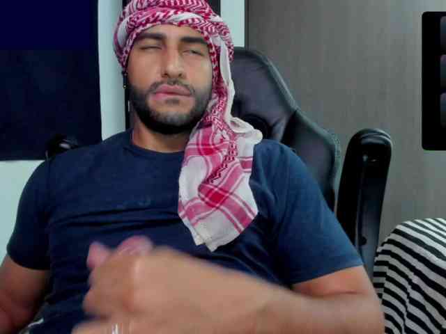 Handsoman11 Sex Cam Show