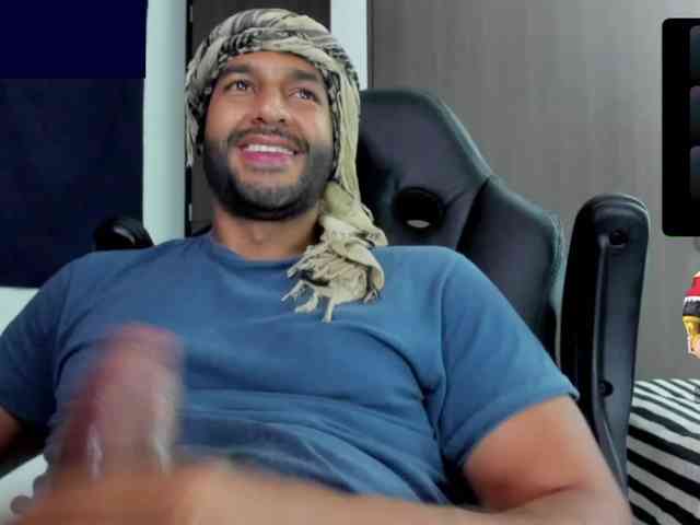Handsoman11 Live Webcam on BongaCams
