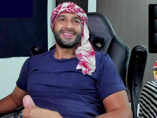 Handsoman11 Live Webcam on BongaCams