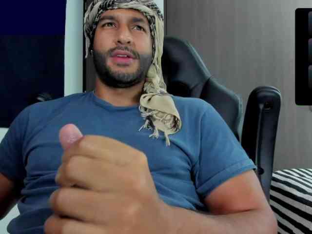 Handsoman11 Live Webcam on BongaCams