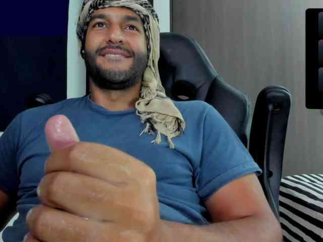 Handsoman11 Sex Cam Show