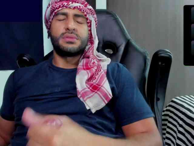 Handsoman11 Sex Cam Show