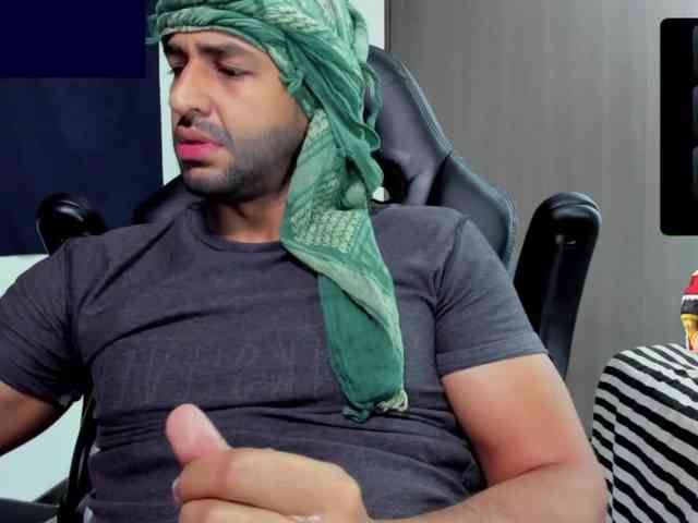 Handsoman11 Live Webcam on BongaCams