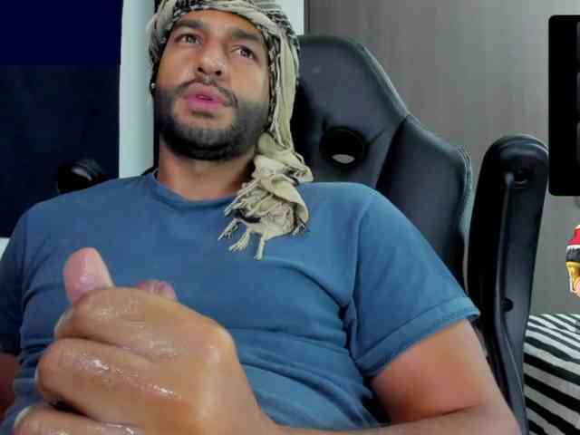 Handsoman11 Live Webcam on BongaCams