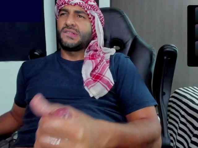 Handsoman11 Sex Cam Show