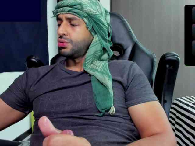 Handsoman11 Sex Cam Show