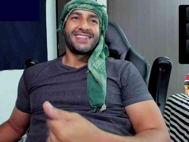 Handsoman11 Live Webcam on BongaCams