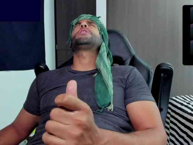 Handsoman11 Sex Cam Show