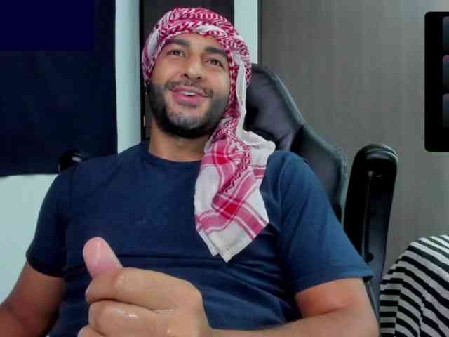 Handsoman11 Live Webcam on BongaCams