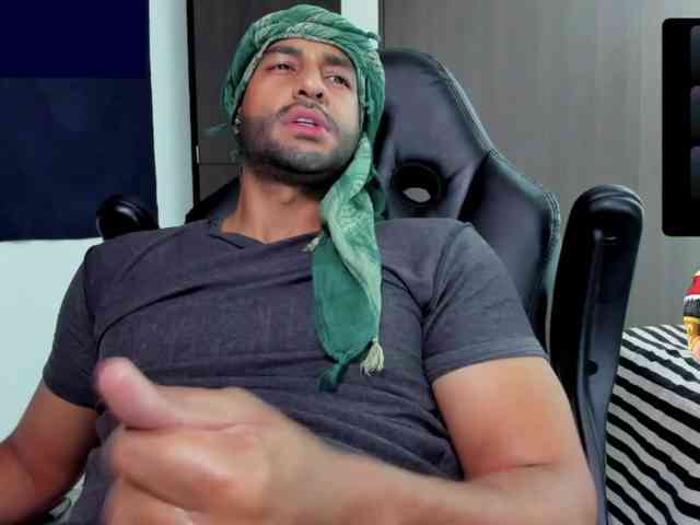 Handsoman11 Live Webcam on BongaCams