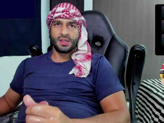 Handsoman11 Live Webcam on BongaCams