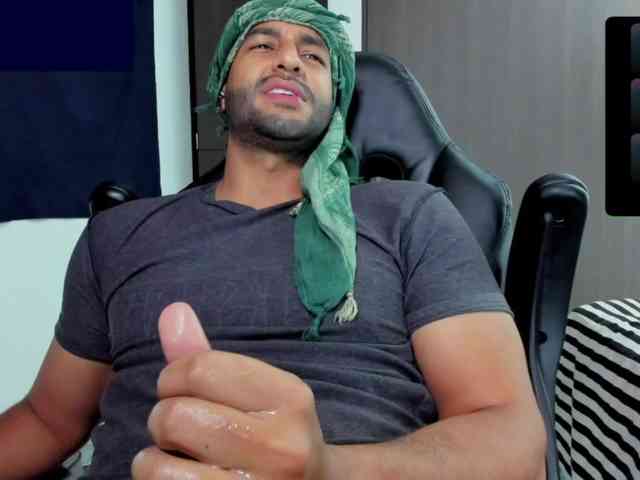 Handsoman11 Sex Cam Show