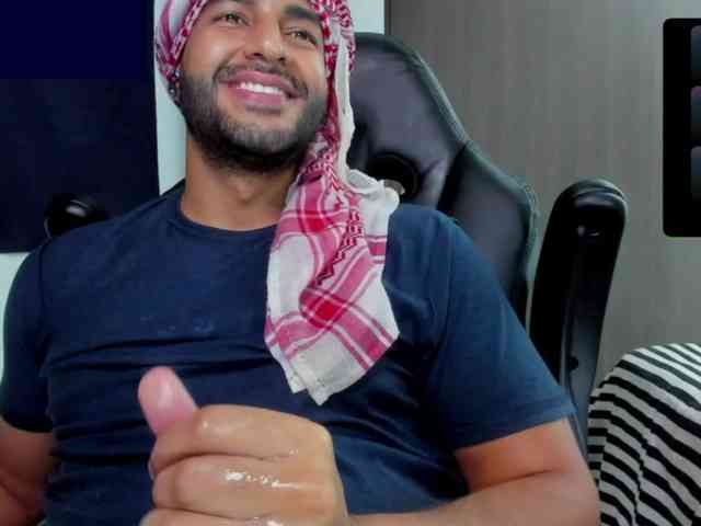 Handsoman11 Sex Cam Show