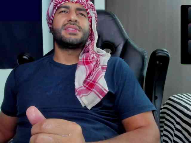 Handsoman11 Sex Cam Show