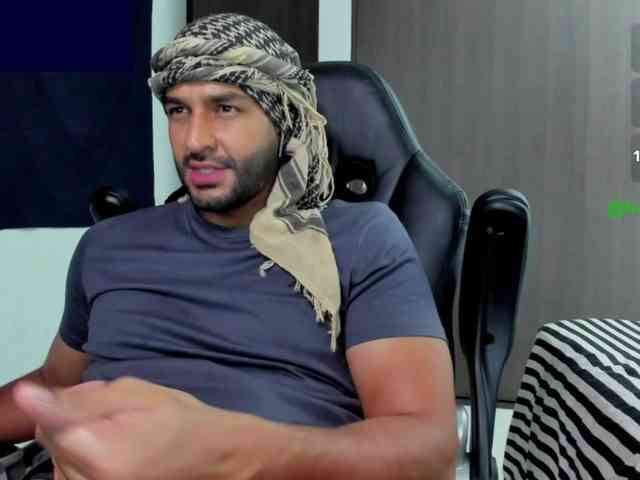 Handsoman11 Live Webcam on BongaCams