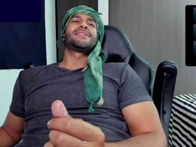 Handsoman11 Sex Cam Show
