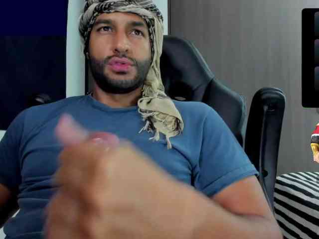 Handsoman11 Live Webcam on BongaCams