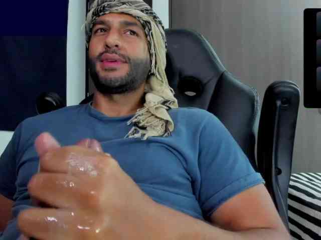 Handsoman11 Sex Cam Show