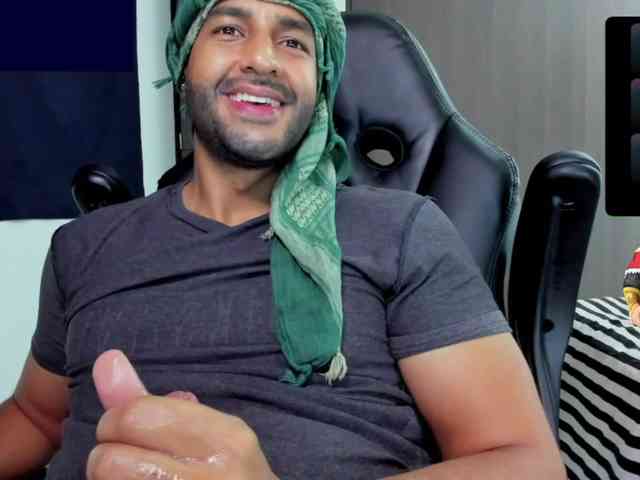 Handsoman11 Live Webcam on BongaCams