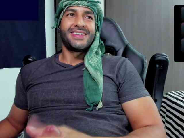 Handsoman11 Sex Cam Show