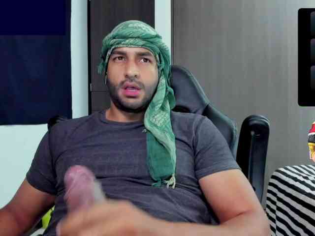 Handsoman11 Live Webcam on BongaCams