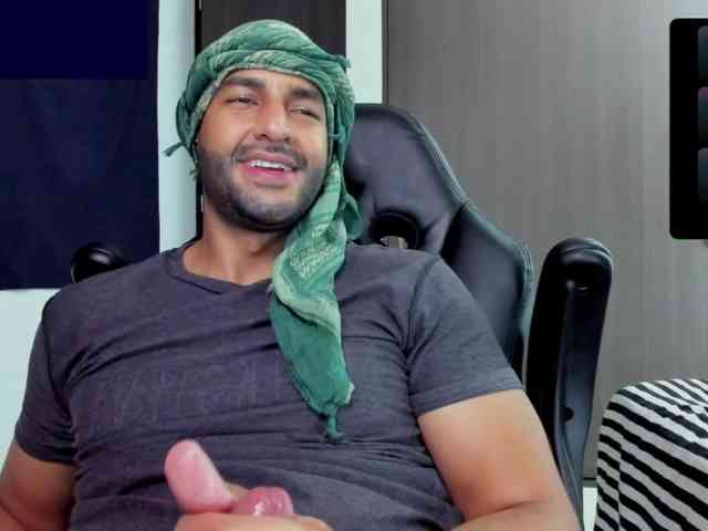 Handsoman11 Sex Cam Show