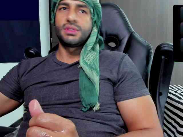Handsoman11 Sex Cam Show