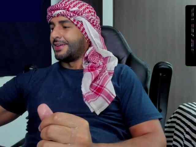 Handsoman11 Sex Cam Show