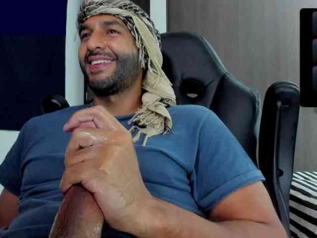 Handsoman11 Live Webcam on BongaCams