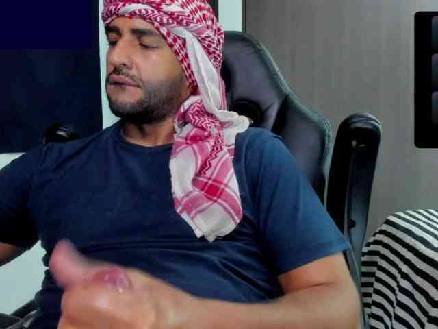 Handsoman11 Sex Cam Show