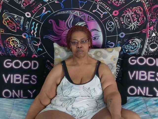 renaespleasurepalace webcam