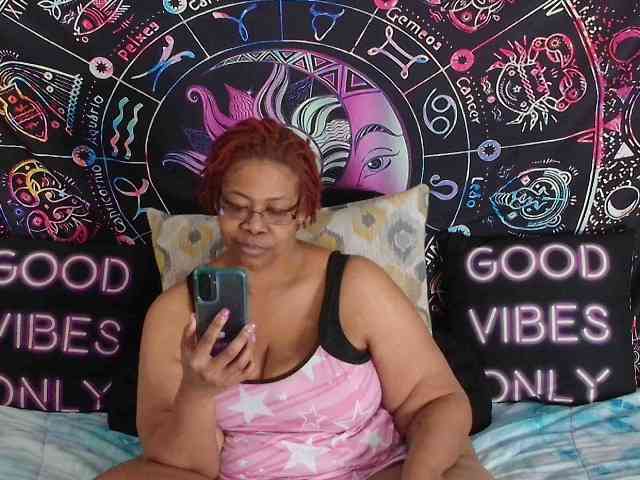 renaespleasurepalace webcam