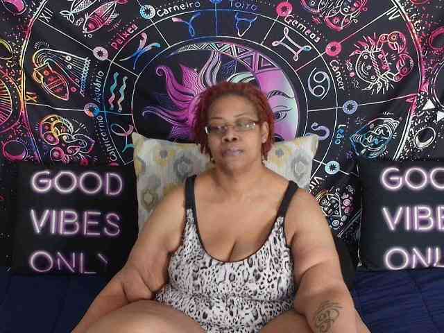 renaespleasurepalace webcam