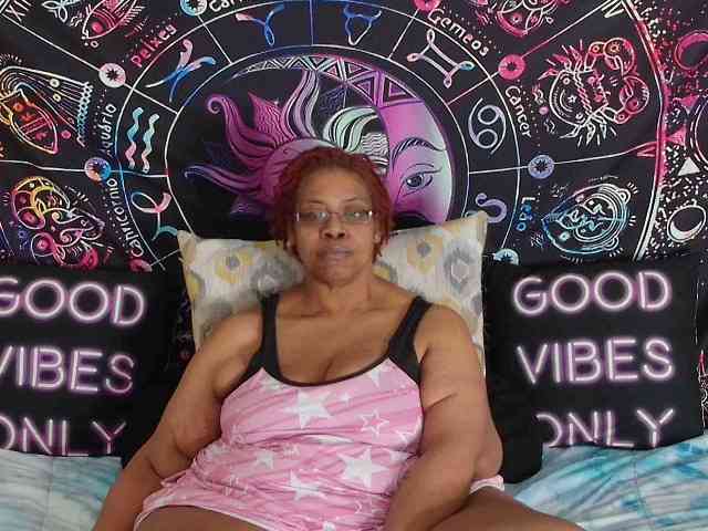 renaespleasurepalace webcam