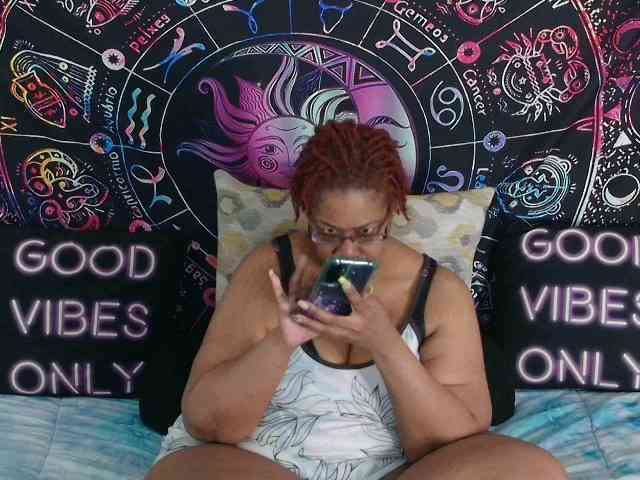 renaespleasurepalace webcam